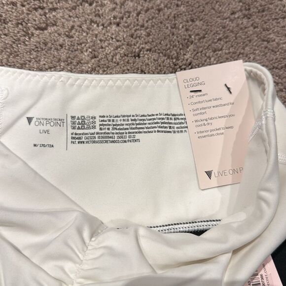 Victoria’s Secret On Point size medium capri with pocket - Picture 2 of 7